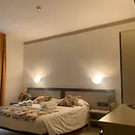 Di Hotel