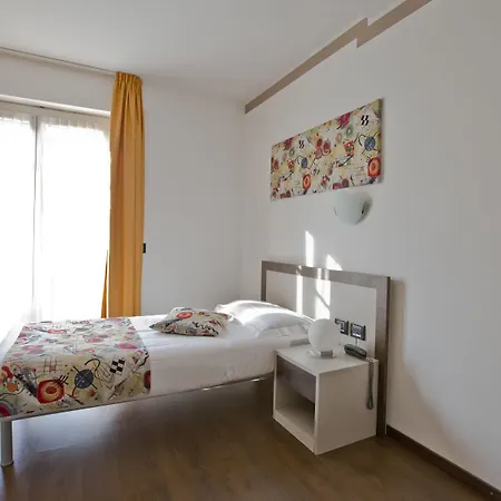 Hotel Di 4*
