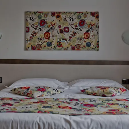 Di Hotel
