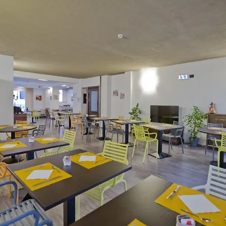 Hotel Di 4*