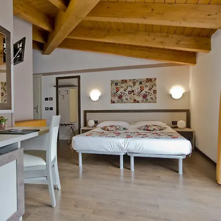 Hotel Di 3*