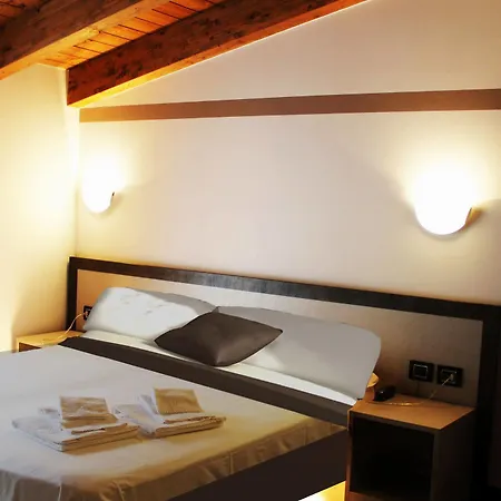 Hotel Di 3*