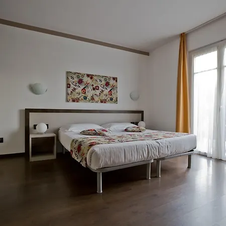 Hotel Di 3*
